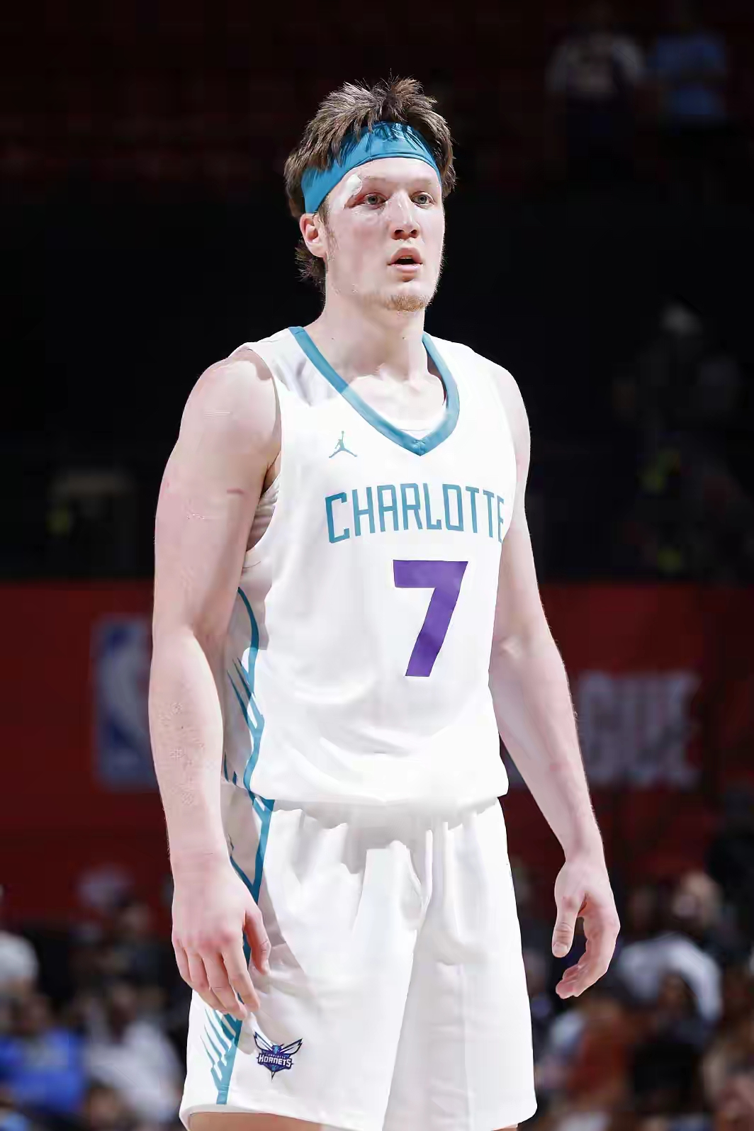 这也行？塔图姆新星连败表现惊艳西汉姆防线松动备战NBA常规赛，夏洛特黄蜂赛前复出首秀的简单介绍